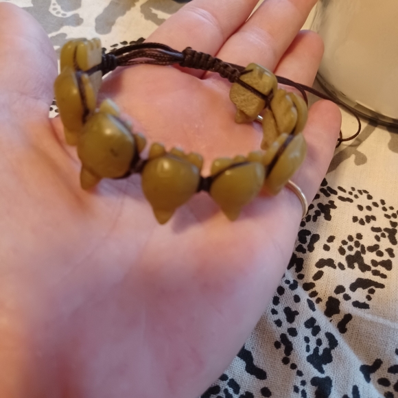 Jade Turtle Bolo Bracelet - Picture 5 of 5